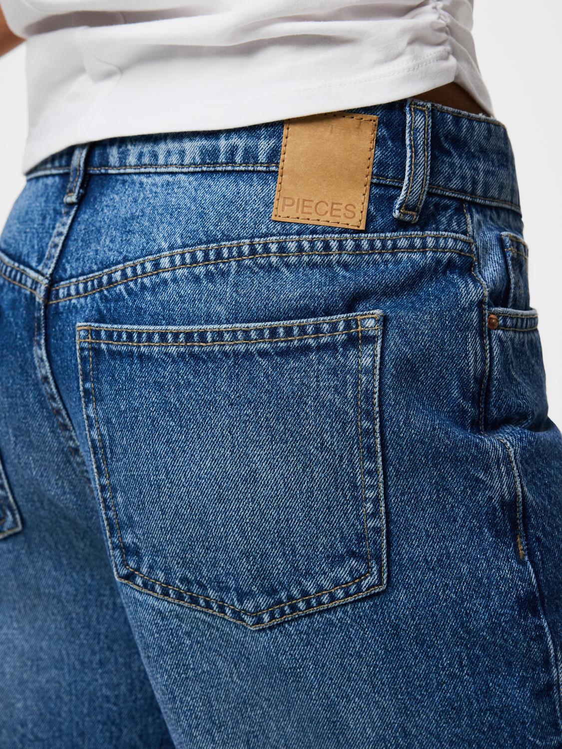 model_shot-detail